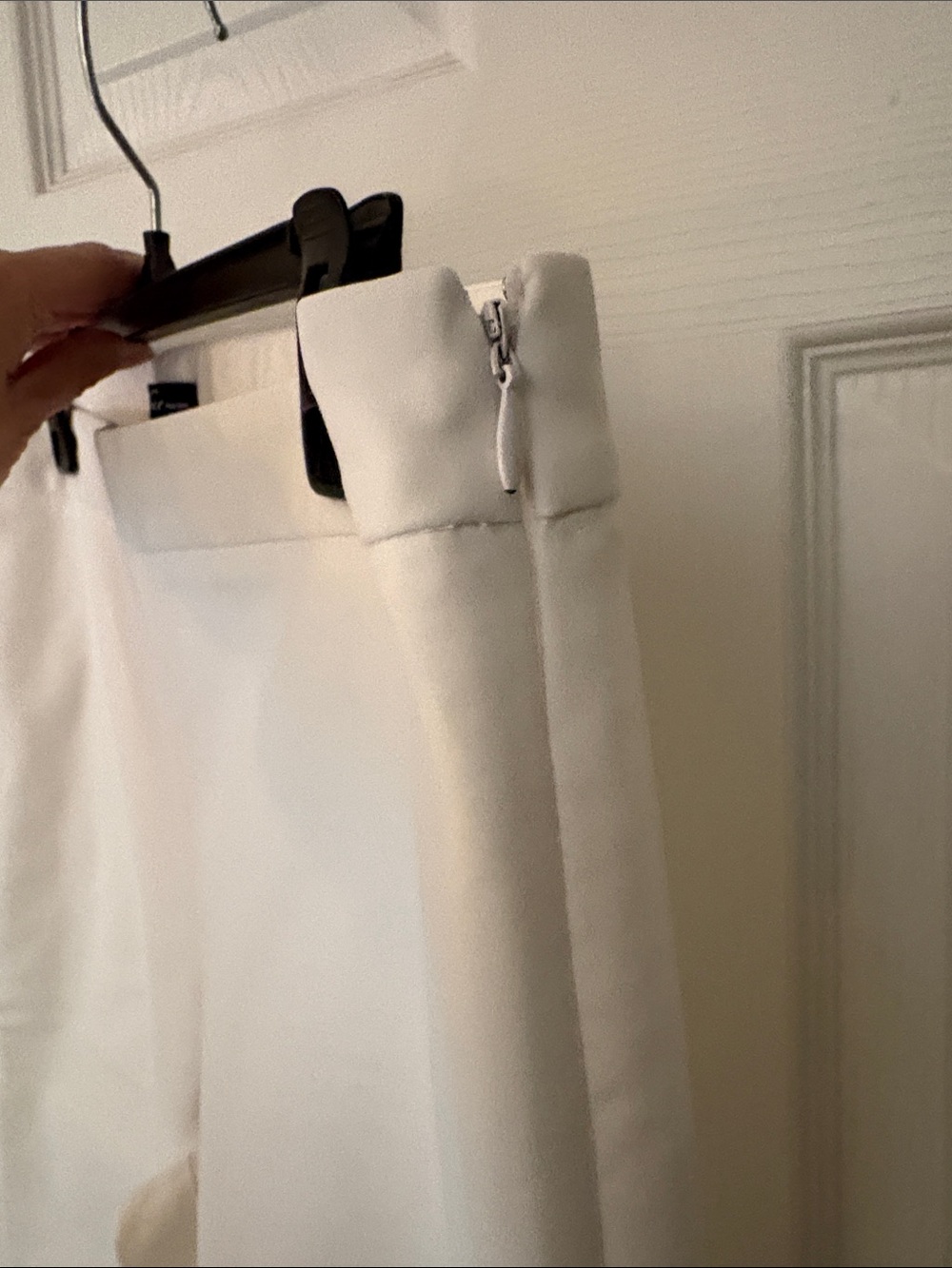 Kenneth Cole New York Ivory Cropped Ankle Pants - Picture 3 of 9
